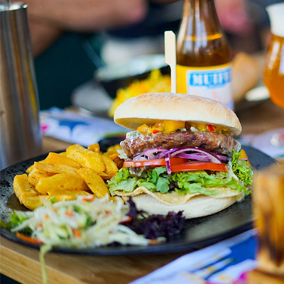 062 - Burgers voor 4 personen bij Café Sergeant Peppers